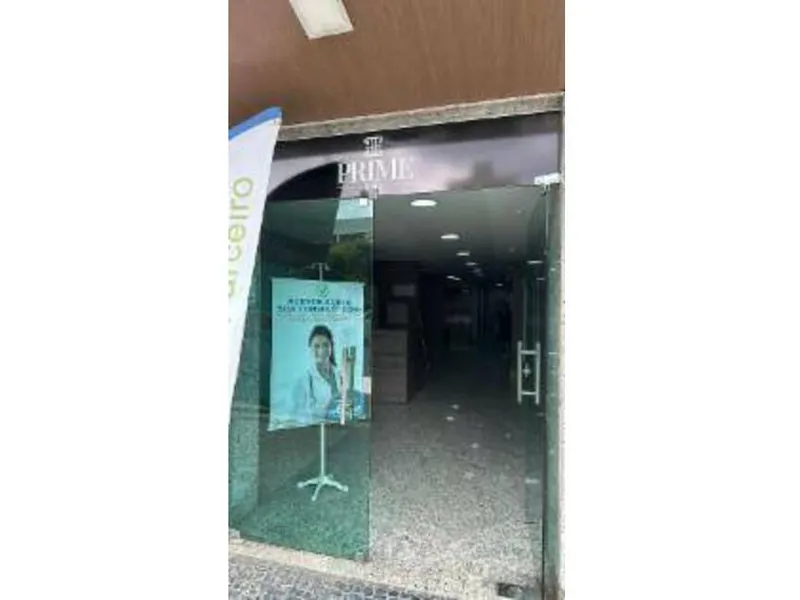 Comercial em leilão