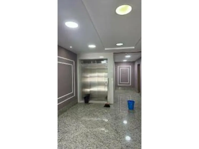 Comercial em leilão