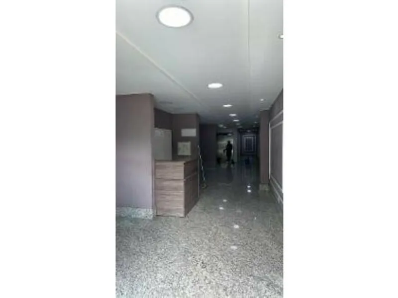 Comercial em leilão