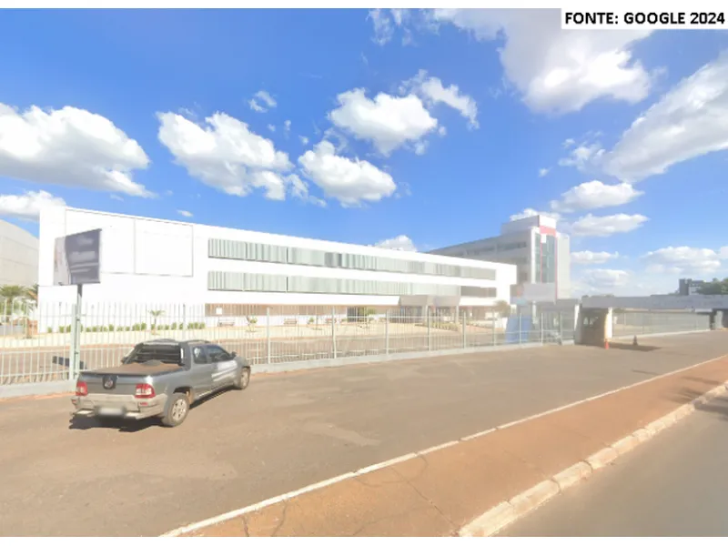 Comercial em leilão