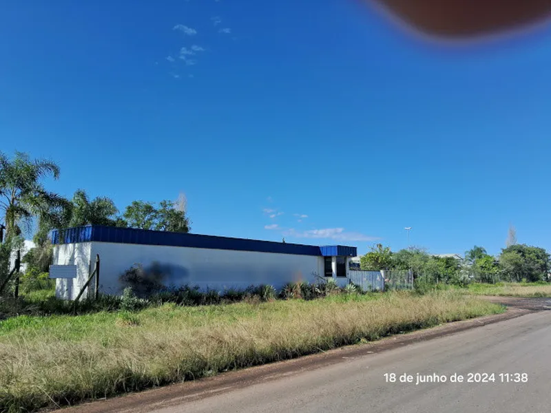 Comercial em leilão