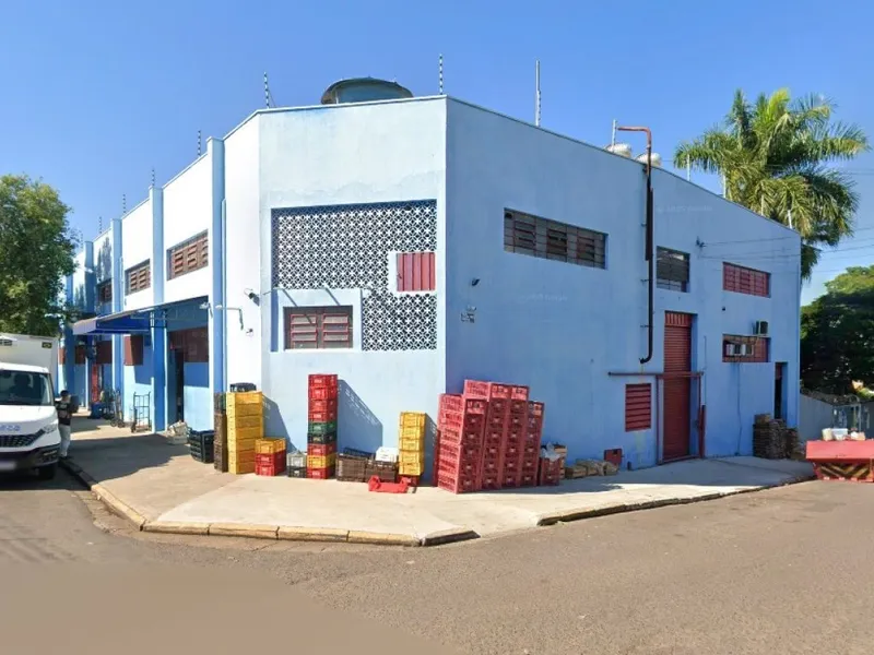 Comercial em leilão