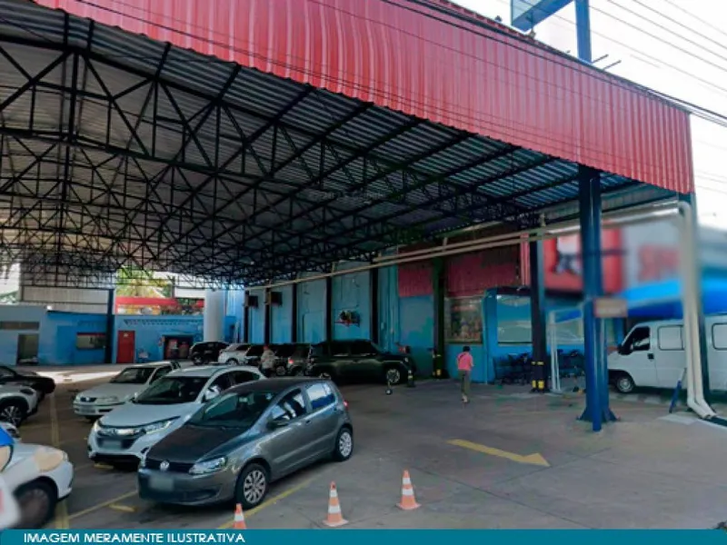 Comercial em leilão