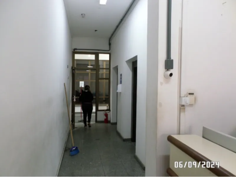 Comercial em leilão