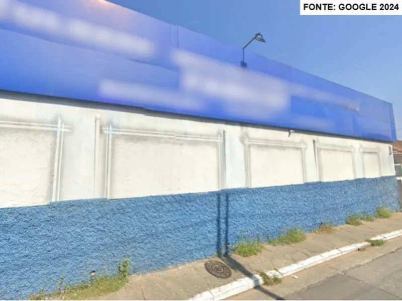 Comercial em leilão