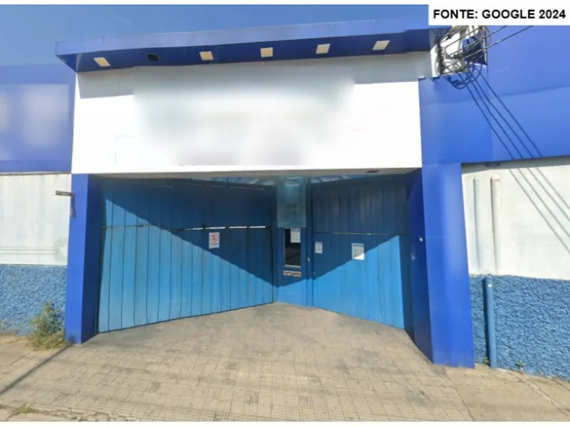 Comercial em leilão