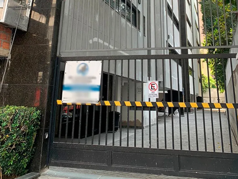 Comercial em leilão