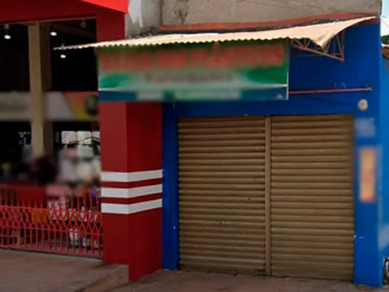 Comercial em leilão