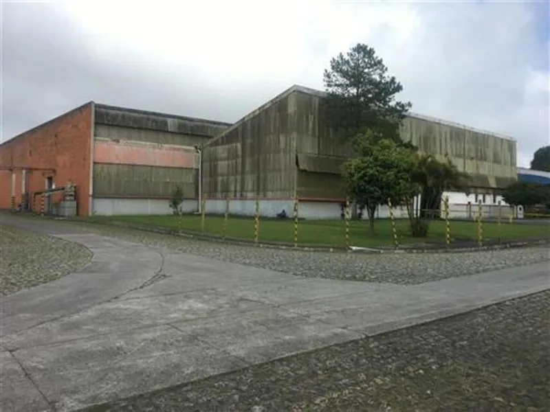 Comercial em leilão