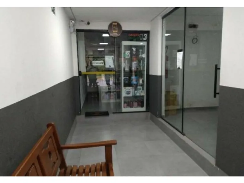 Comercial em leilão