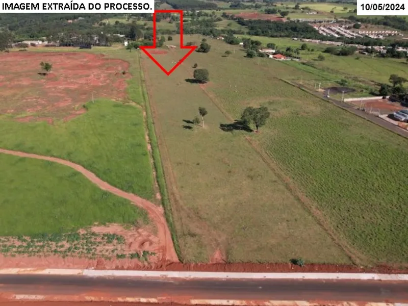 Comercial em leilão