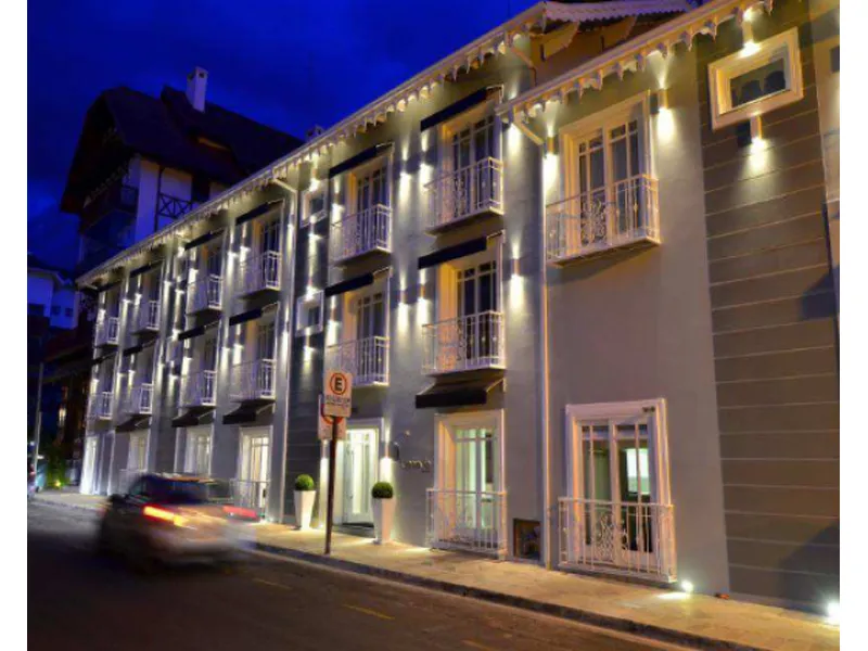 Comercial em leilão