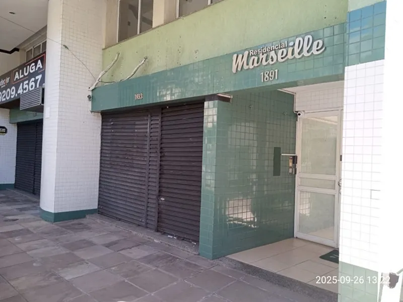 Comercial em leilão