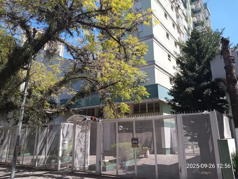 Comercial em leilão