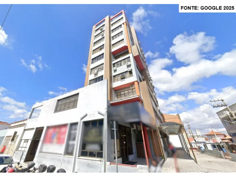 Comercial em leilão