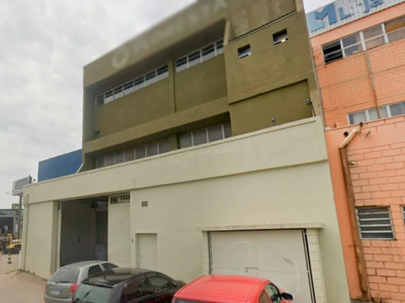 Comercial em leilão