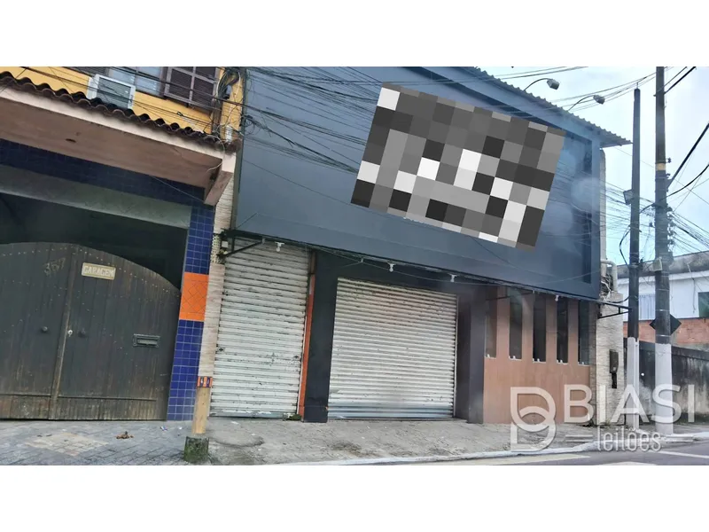 Comercial em leilão