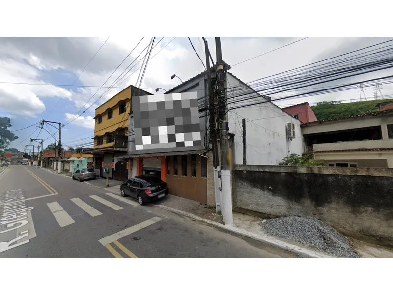 Comercial em leilão