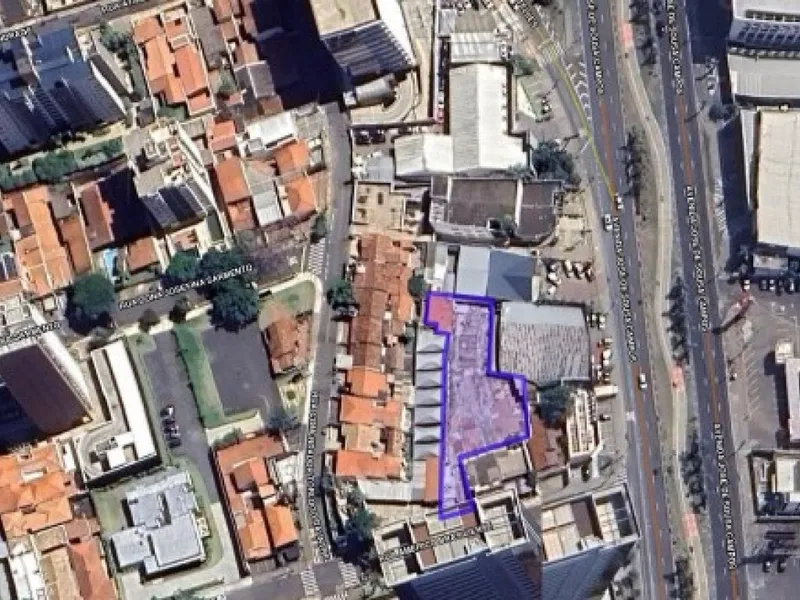 Comercial em leilão