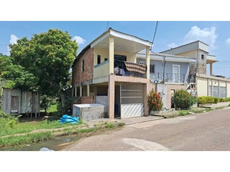 Comercial em leilão