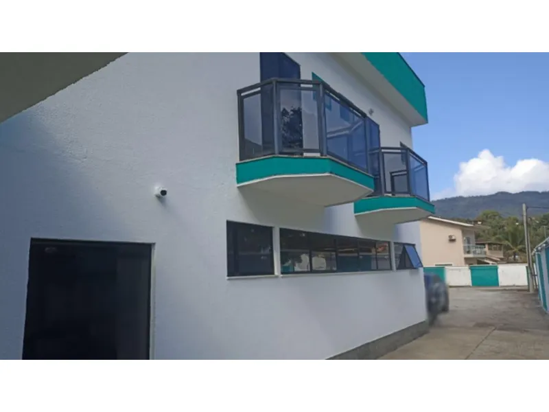 Comercial em leilão