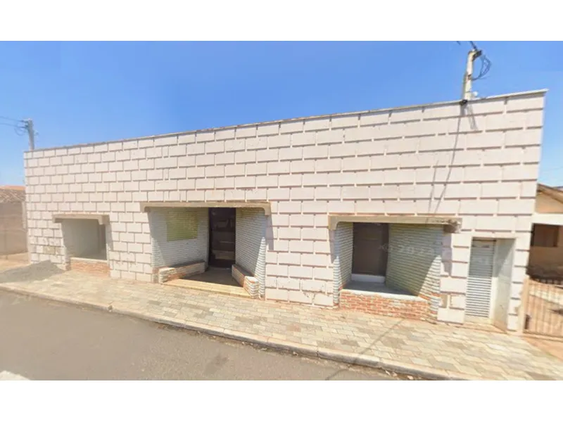 Comercial em leilão