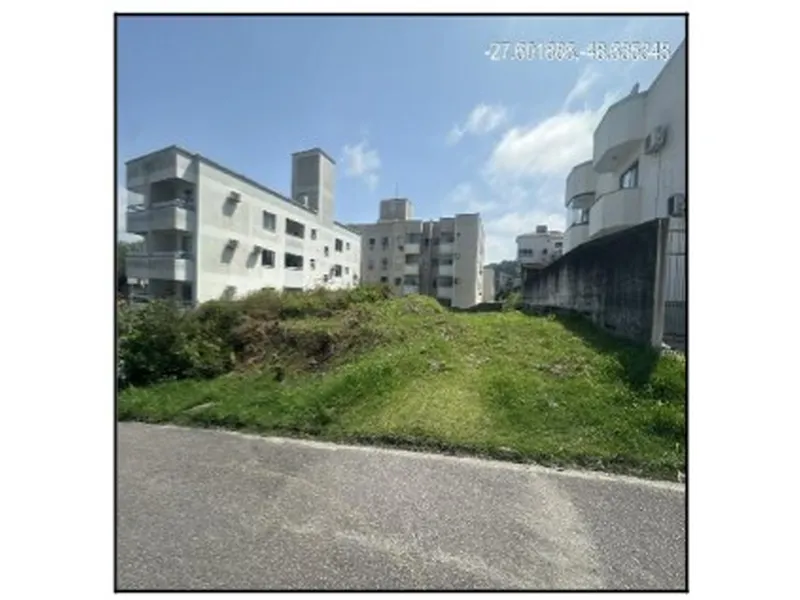 Terreno em Licitação