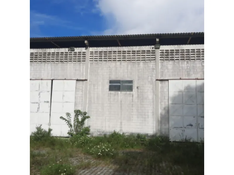 Comercial em leilão