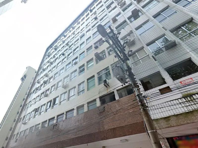 Comercial em leilão