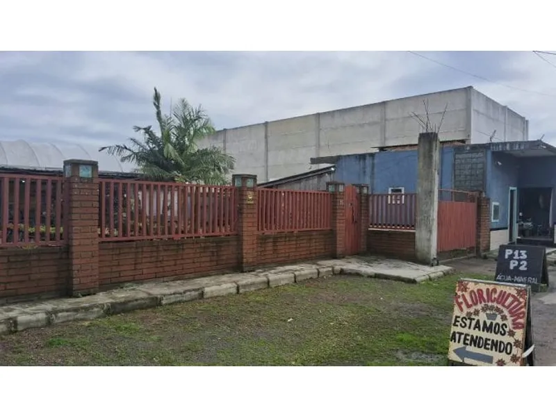 Comercial em leilão