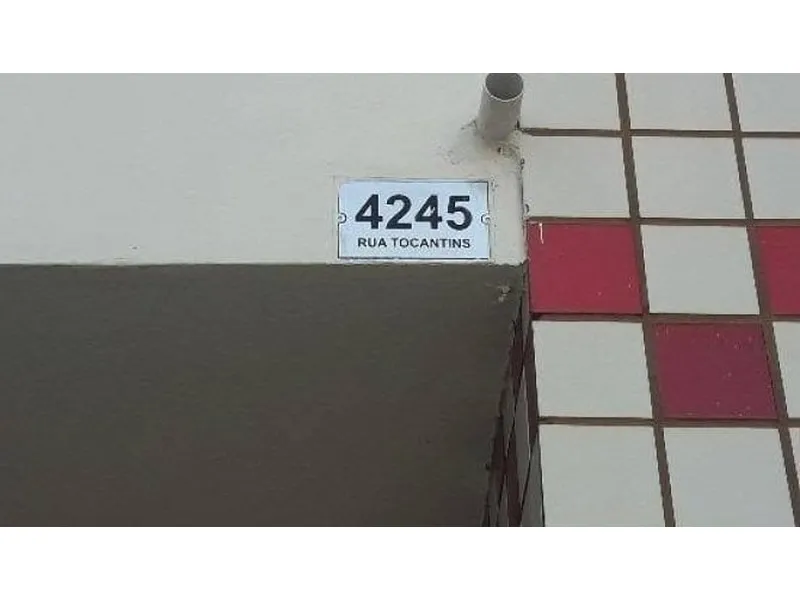 Comercial em leilão