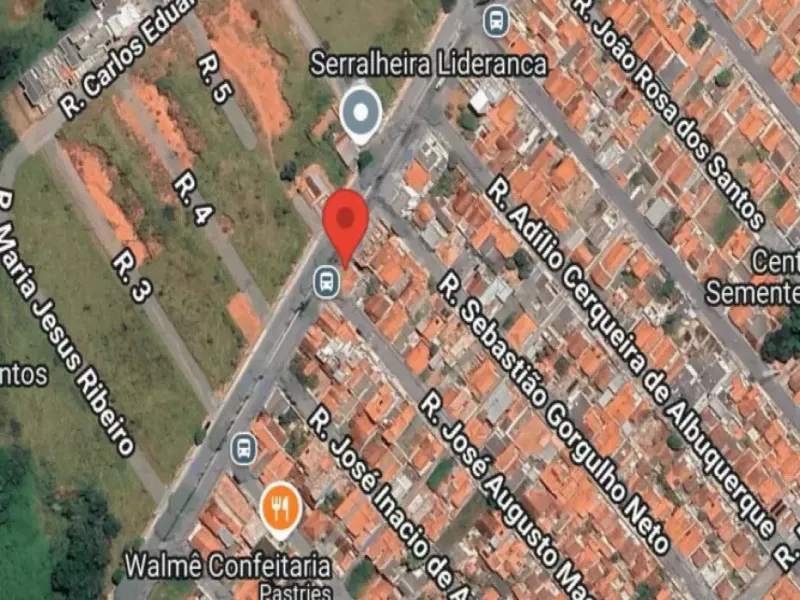 Comercial em leilão