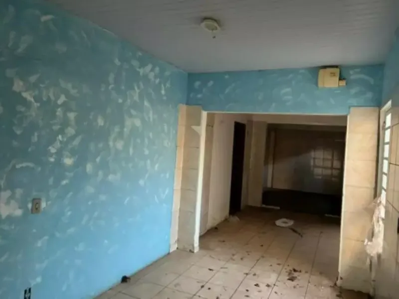 Comercial em leilão