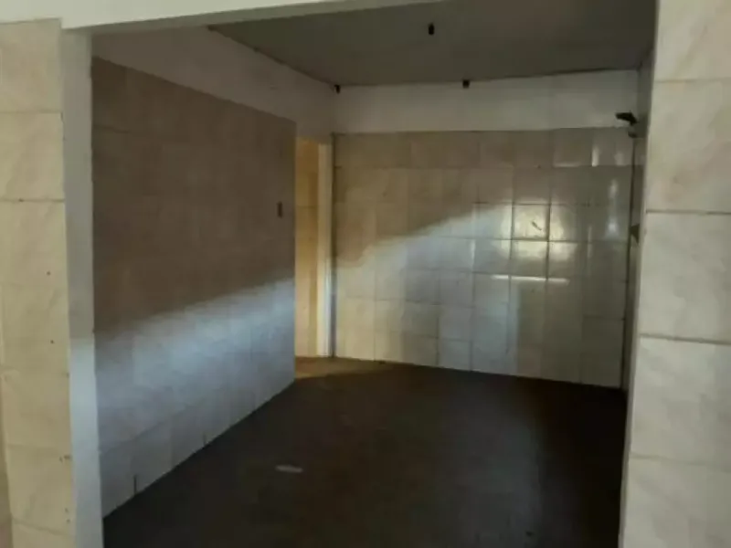 Comercial em leilão