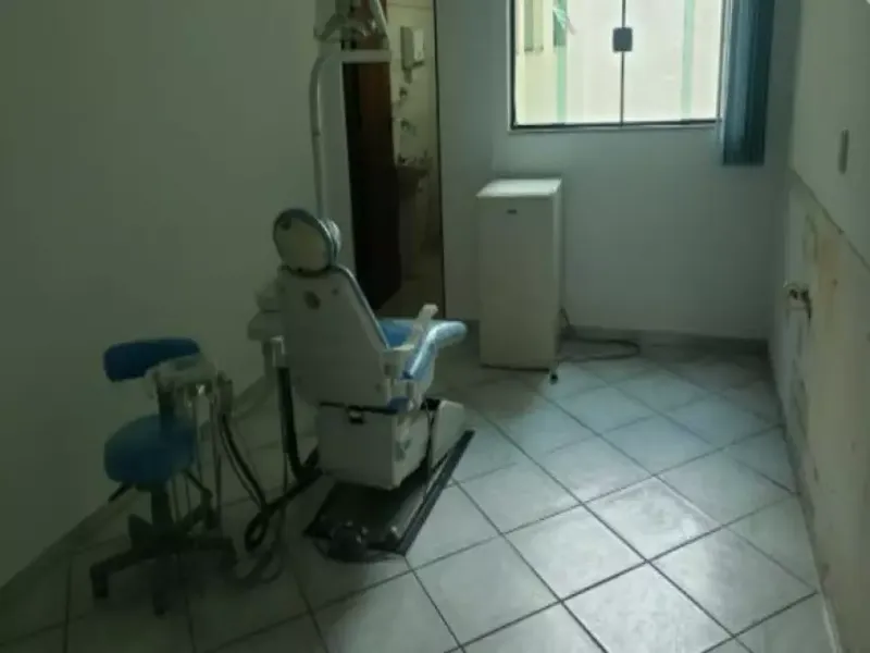 Comercial em leilão