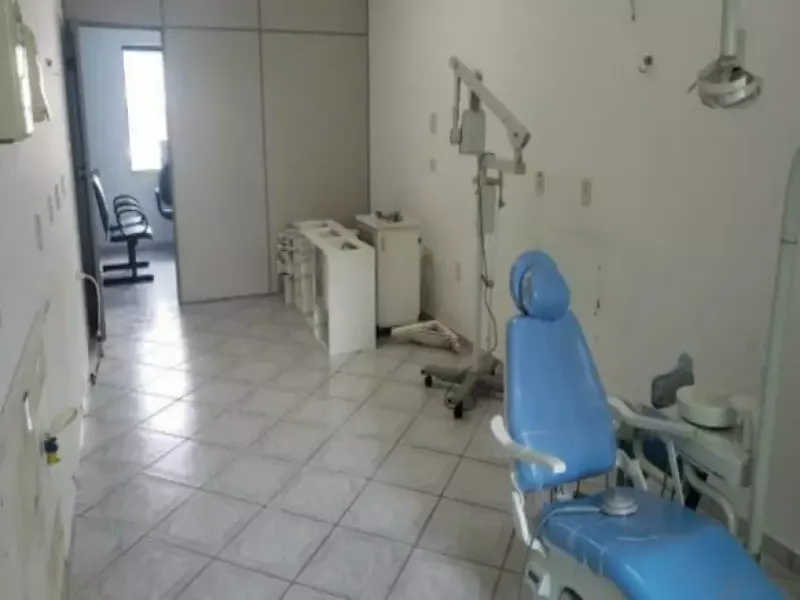 Comercial em leilão