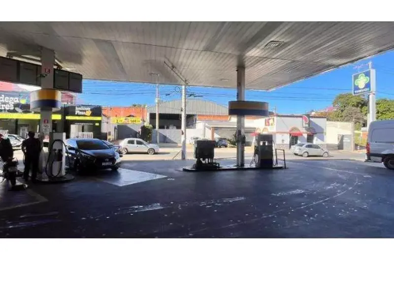 Comercial em leilão