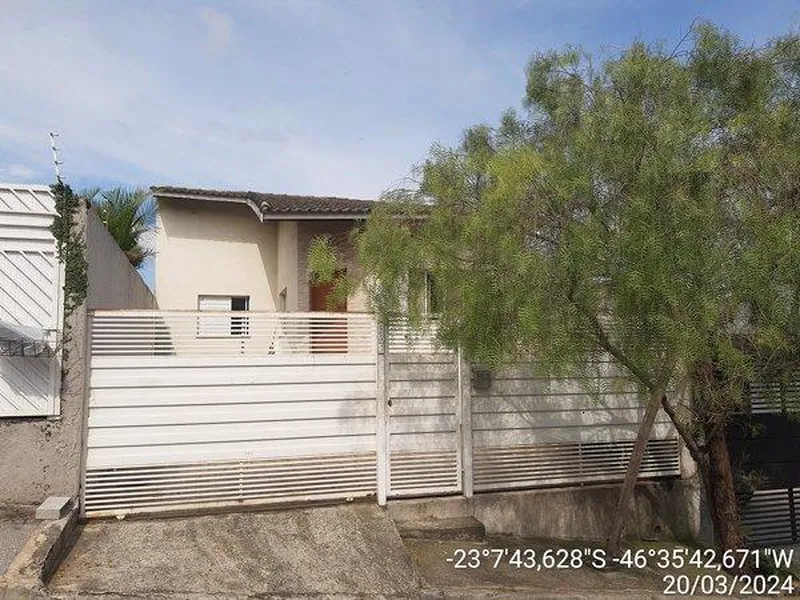 Prédio em Leilão Extrajudicial