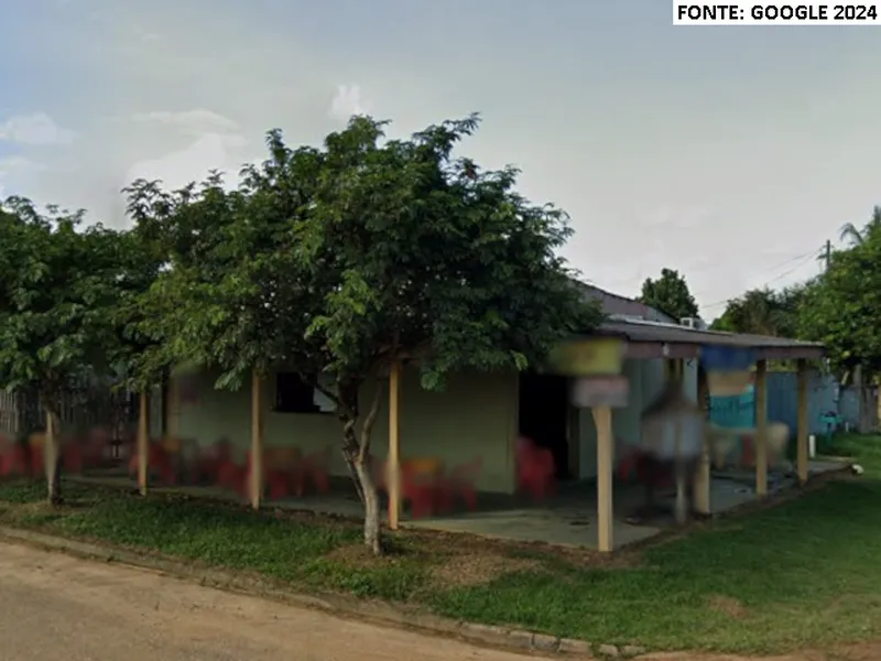 Comercial em leilão