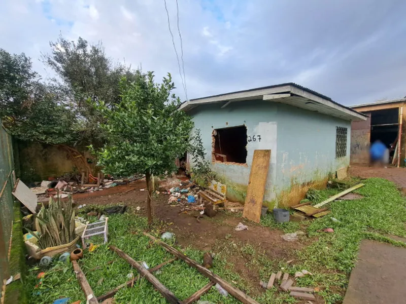 Comercial em leilão