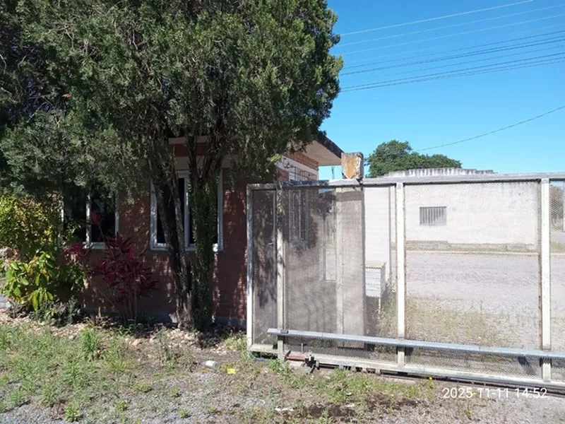 Comercial em leilão