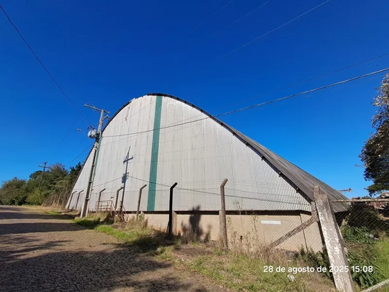 Comercial em leilão