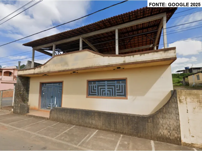 Comercial em leilão