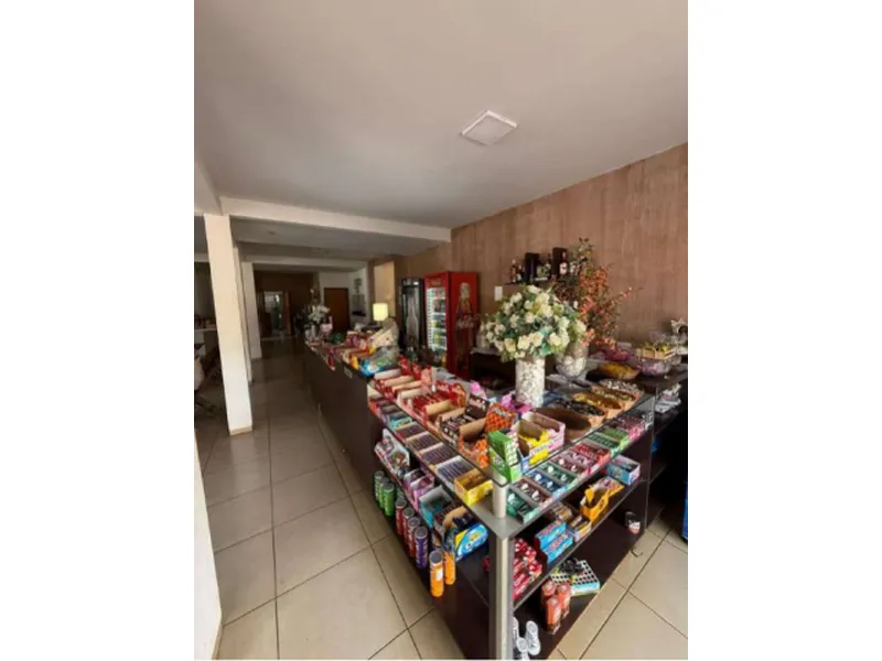 Comercial em leilão