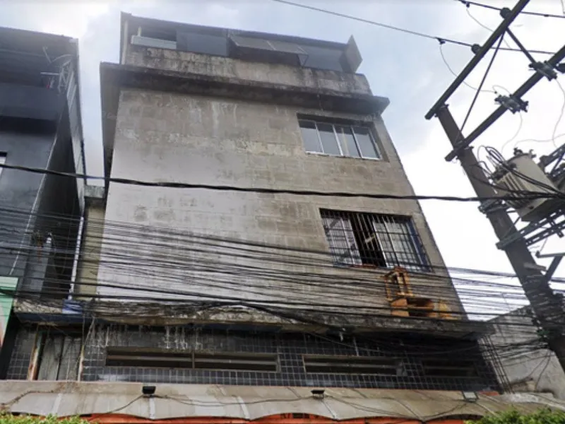 Comercial em leilão