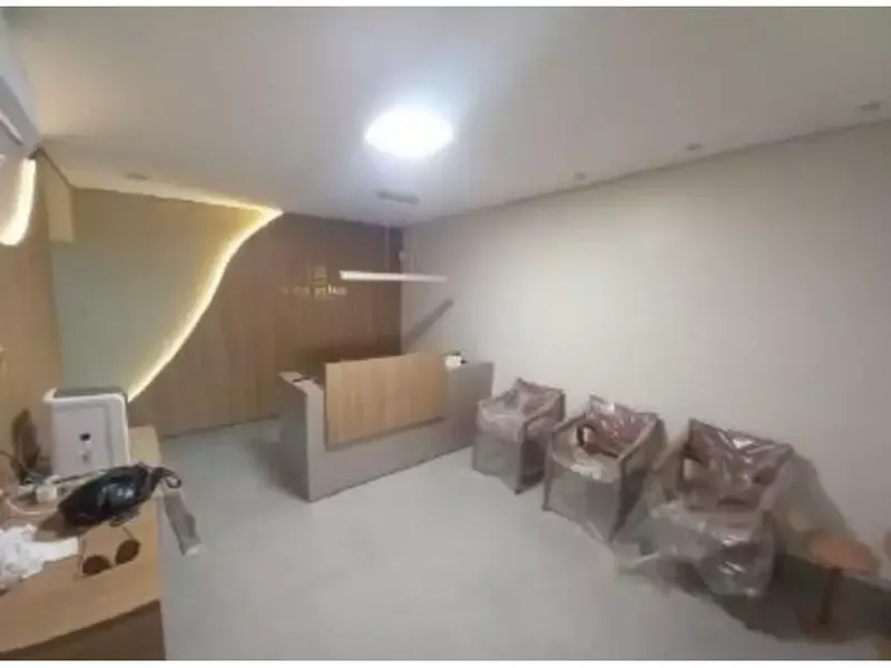 Comercial em leilão