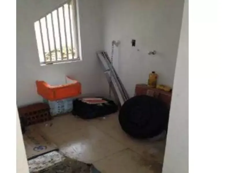 Comercial em leilão