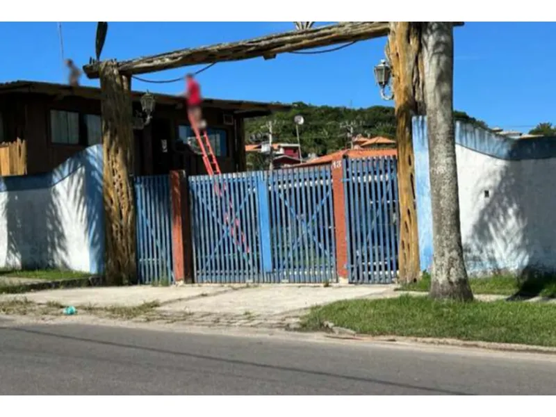 Comercial em leilão