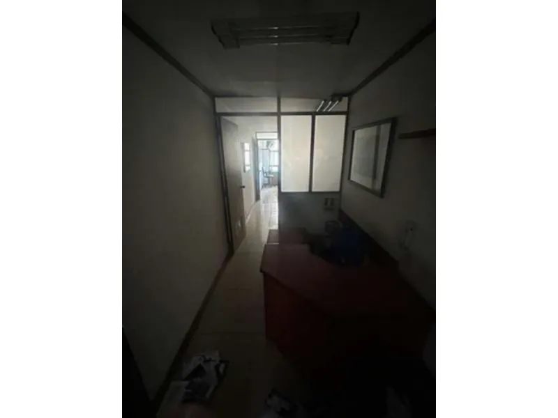 Comercial em leilão