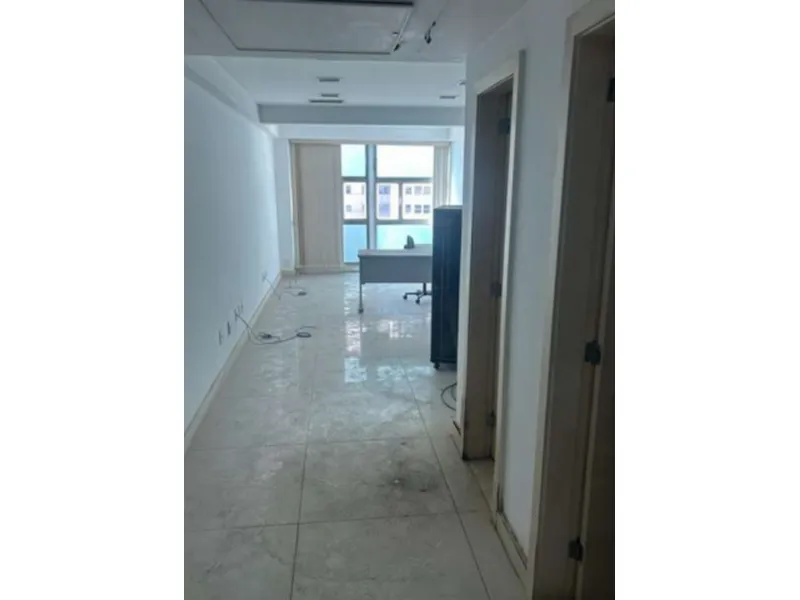 Comercial em leilão